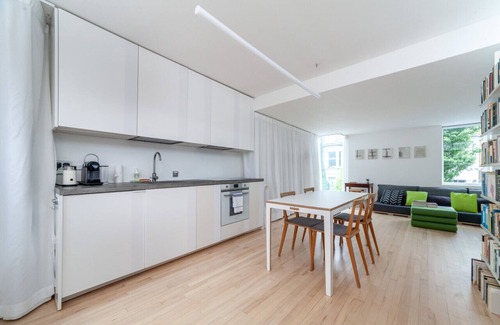 Herne Hill House | Artistic & Stylish Gem In The City