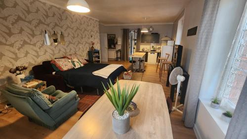 Sille-le-Guillaume Apartment | Artistique