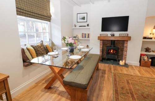 Richmond House | Artists Cottage