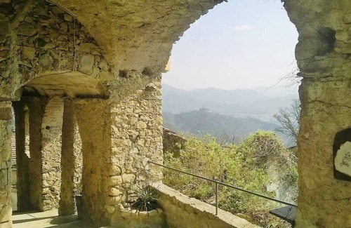 Sesta Godano Villa | Artists' Villa, 4 bedrooms, large terrace, great views, Cinque Terre 40 min.!