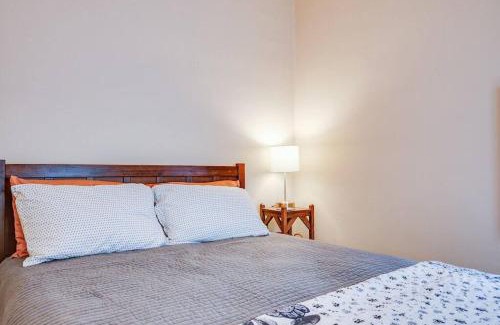 South Bend House | Artist’s Vintage Home 5 mins from ND Campus