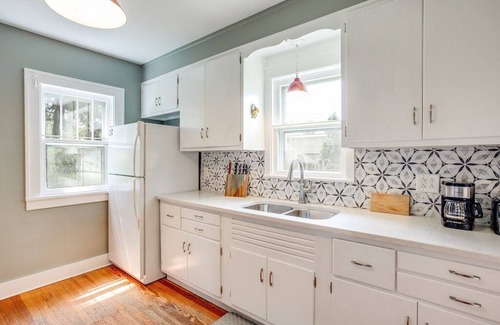 South Bend House | Artist’s Vintage Home 5 mins from ND Campus