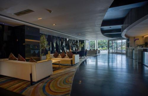 Wonokromo Hotel | ARTOTEL TS Suites Surabaya