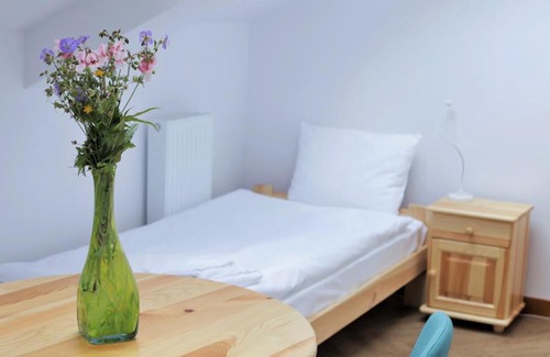 Krosno Apartment | ArtRooms Pokoje Gościnne