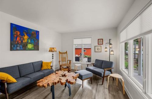 Bottineau House | Arts District Abode