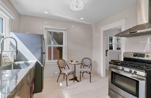 East Village Apartment | Arts District of Long Beach! Walking distance to the beach!