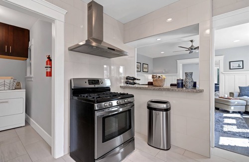 East Village Apartment | Arts District of Long Beach! Walking distance to the beach!