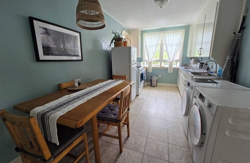Peterborough Apartment | Artsy 2-bedroom century house apartment