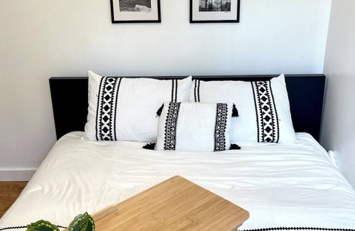 Jonesborough Other | Artsy Farmhouse Retreat TN countryside near Jonesborough - pet friendly