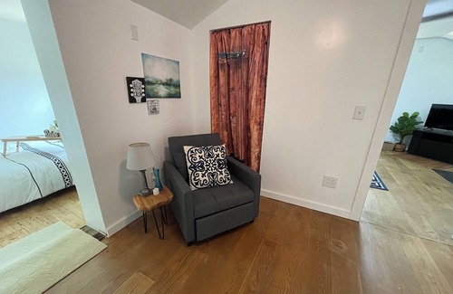 Jonesborough Other | Artsy Farmhouse Retreat TN countryside near Jonesborough - pet friendly