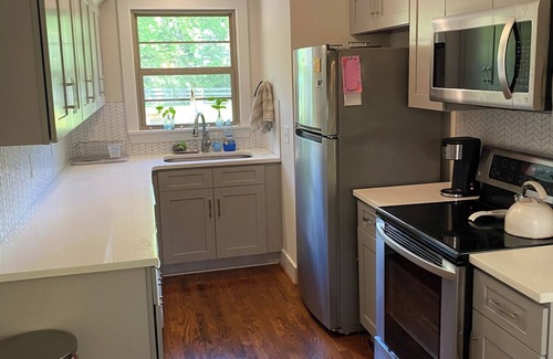 Nashville House | Artsy Haven: 1 Bedroom, Private Bath, & Office Space/Bedroom 15 Mins Downtown