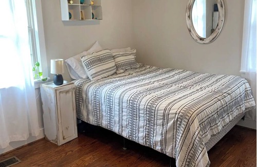 Nashville House | Artsy Haven: 1 Bedroom, Private Bath, & Office Space/Bedroom 15 Mins Downtown