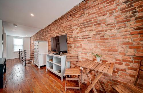 Kensington House | Artsy Hidden Gem - FREE PARKING