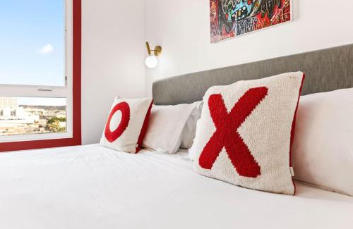 Little Tokyo Apartment | Artsy Home in Lil Tokyo-Free Parking-1Mi to DTLA