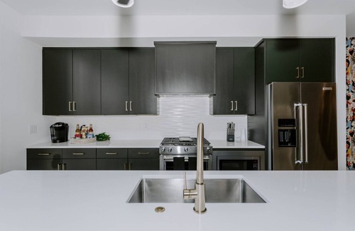 Nashville Apartment | Artsy Luxe Nashville Stay | Perfect for Groups