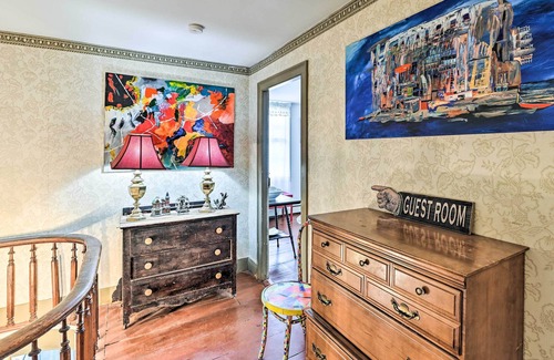 Oxford Apartment | Artsy Oxford Apartment: Walk to Farmers Market!