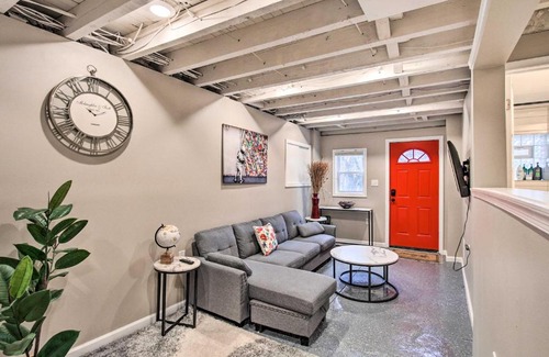 Germantown Apartment | Artsy Philadelphia Studio about 7 Mi to Downtown!