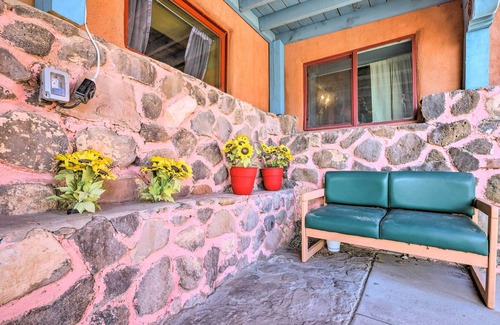 Santa Cruz Apartment | Artsy Santa Cruz Apartment w/Shared Fire Pit!
