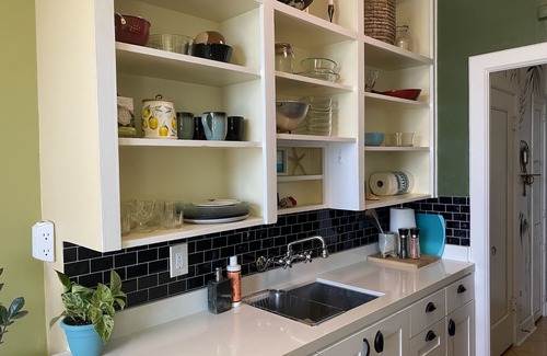 West Gateway Condo | Artsy Studio Condo in a historic building in downtown Long Beach
