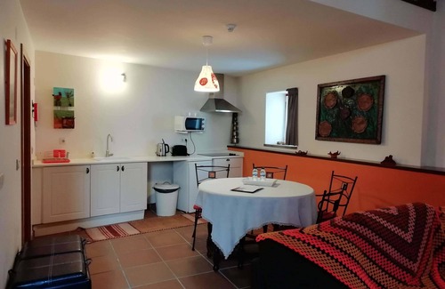 Cadaval Bed & Breakfast | Artvilla