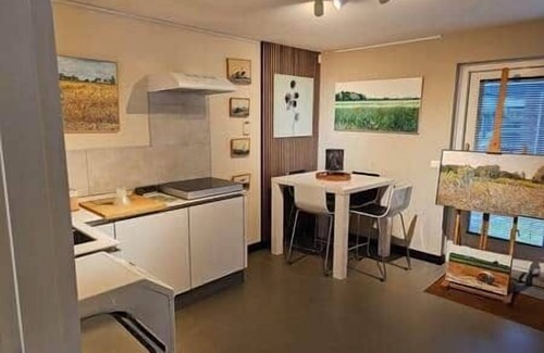 Emmen Apartment | Artz of Nature, Atelier @Home
