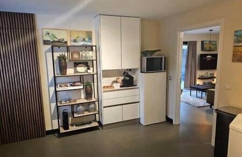 Emmen Apartment | Artz of Nature, Atelier @Home