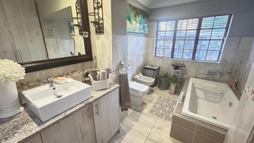 Greater Johannesburg Metropolitan Area House | Artzy's Garden View 1km to Olivedale Clinic