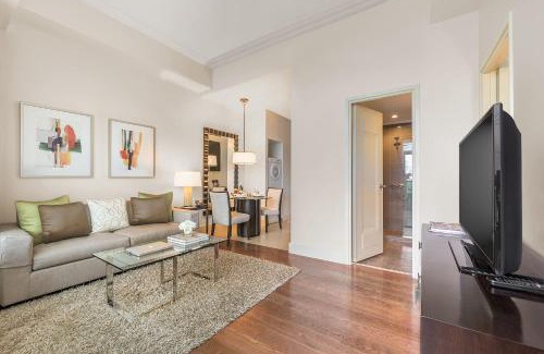 Downtown Apartment | Aruga Apartments by Rockwell Makati