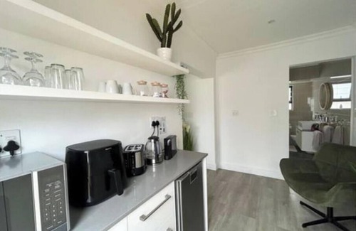 Lakeside Apartment | Arum Self catering - King Unit