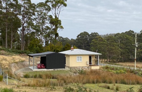 Alonnah House | Aruma Cottage Bruny Island