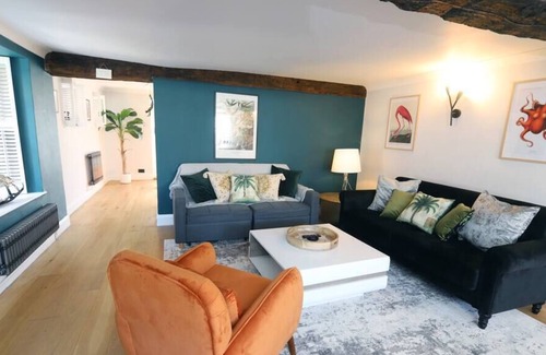 Arundel House | Arundel Castle River House, The Palms