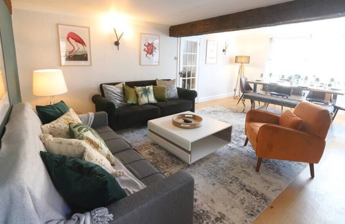 Arundel House | Arundel Castle River House, The Palms
