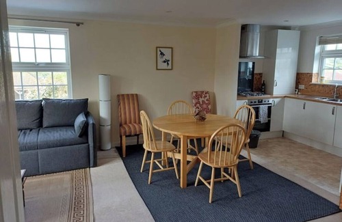Bouvet Island Apartment | Arundel Central Apartment with rare parking. Pet Friendly.