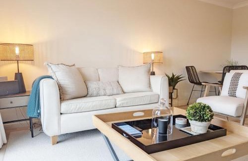 Barns Green House | Arundel Court