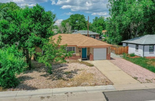 Arvada Plaza Area House | Arvada 2 King Bed, Updated Private Light Rail Yard