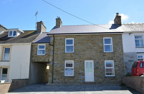Aberporth Cottage | Arwel, Aberporth - Three Bedroom Cottage, Sleeps 6