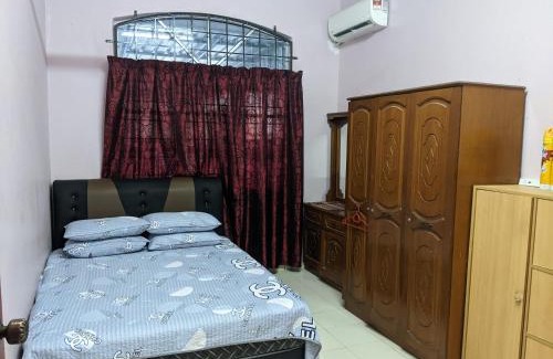 Alor Gajah Ski Chalet | Aryani Homestay