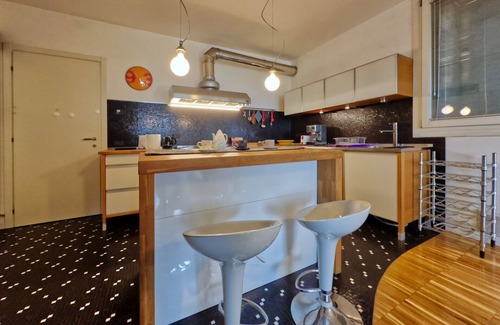 Arzignano Apartment | Arzignano Charm: Modern Home With Parking!