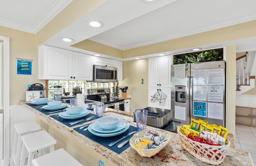 Stuart House | As Good as it Gets: 8BR/6BA, heated pool, hot tub, private dock, ocean-to-river