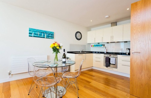 Westleigh Apartment | AS SEEN ON TV! Headlands Luxury Beachside Apartment