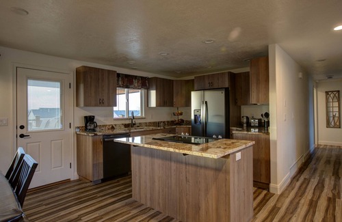 Enoch House | As You Like It.To Stay or Not to Stay? That is the question! Fully Renovated!