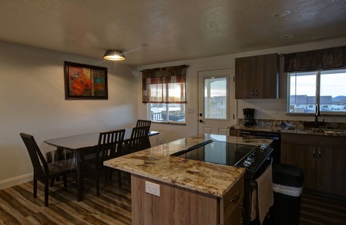Enoch House | As You Like It.To Stay or Not to Stay? That is the question! Fully Renovated!