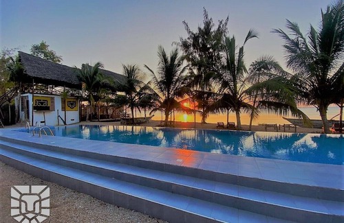 Fukuchani House | Asante Sana Beach Cottages - Beachfront Cottage