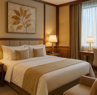 Hazratganj Hotel | ASAR CAPOOR Hotel