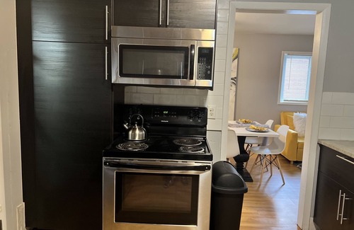 Oak Park House | Ascension Hospital 3 Mins Away| Perfect For Families| King Beds 1.5BA| FREE WIFI