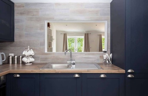 Ampney Crucis House | Ascot | Modern Cotswolds Stay with Workspace