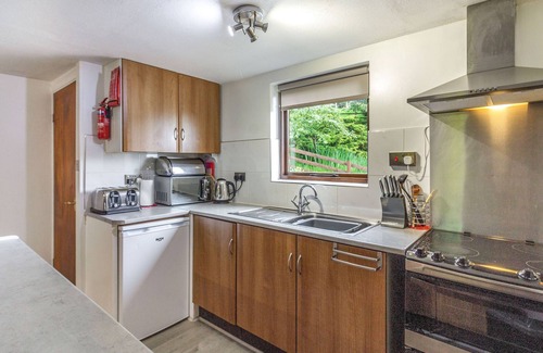 Hope Cottage | ASH COTTAGE, family friendly, character holiday cottage in Hope