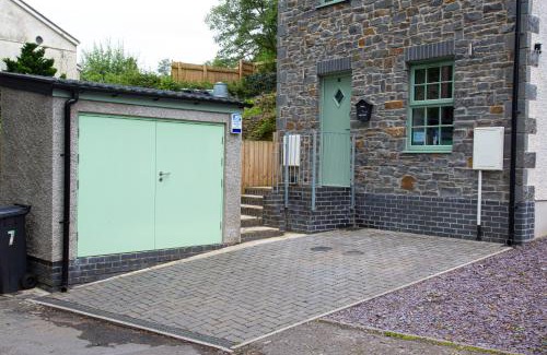 Pentrebach Cabin | Ash Cottage