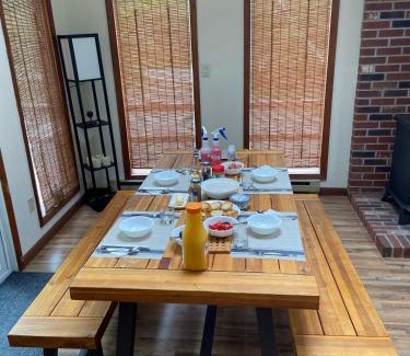 Long Pond Ski Chalet | Ash Cottage in Poconos near Camelback & Kalahari