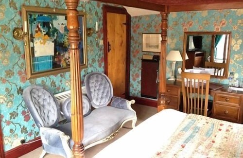 Little Bollington House | Ash Farm Country Guest House